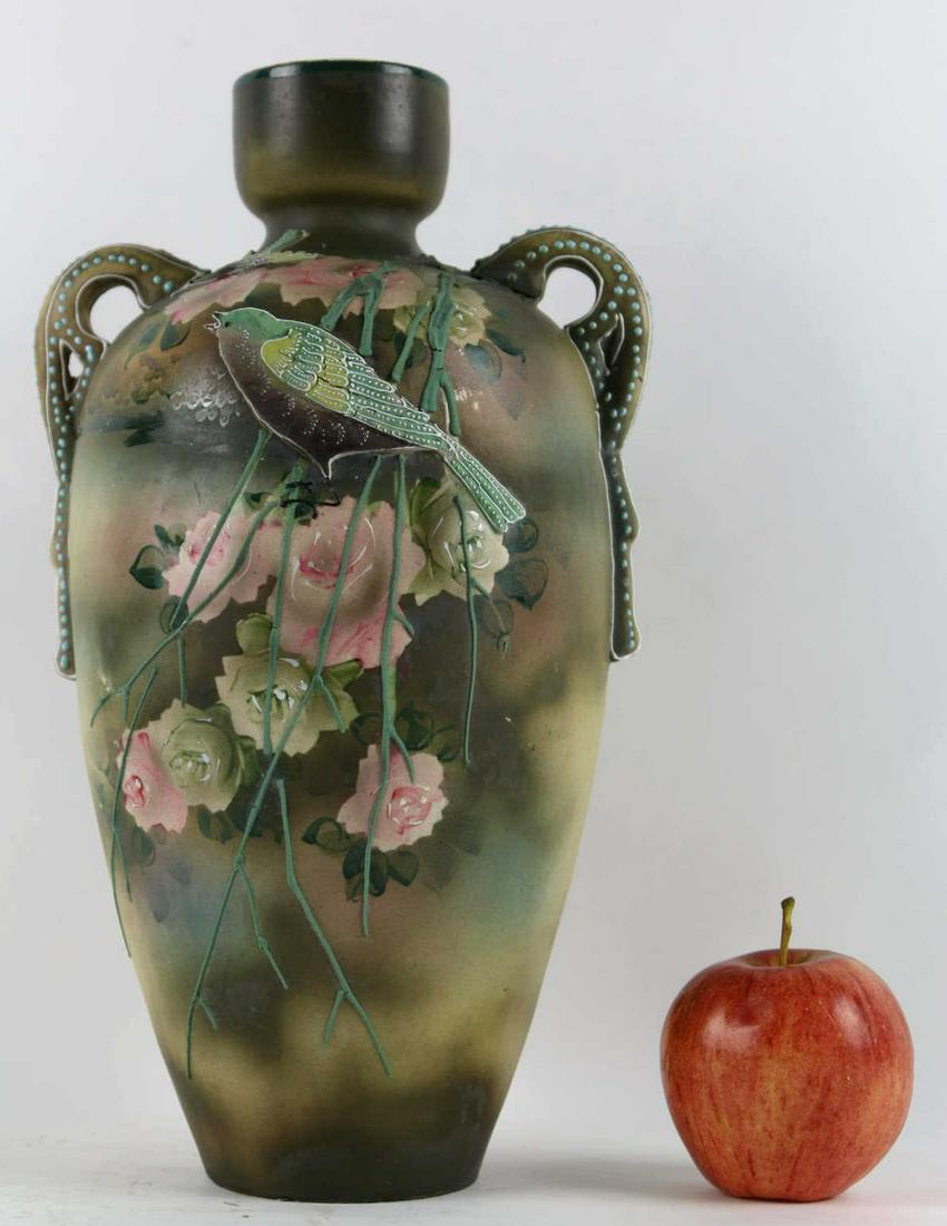 JAPANESE MORIAGE 13' ANTIQUE TWIN HANDLED VASE: JAPANESE MORIAGE ANTIQUE TWIN HANDLED VASE Height 13 Width 8 in