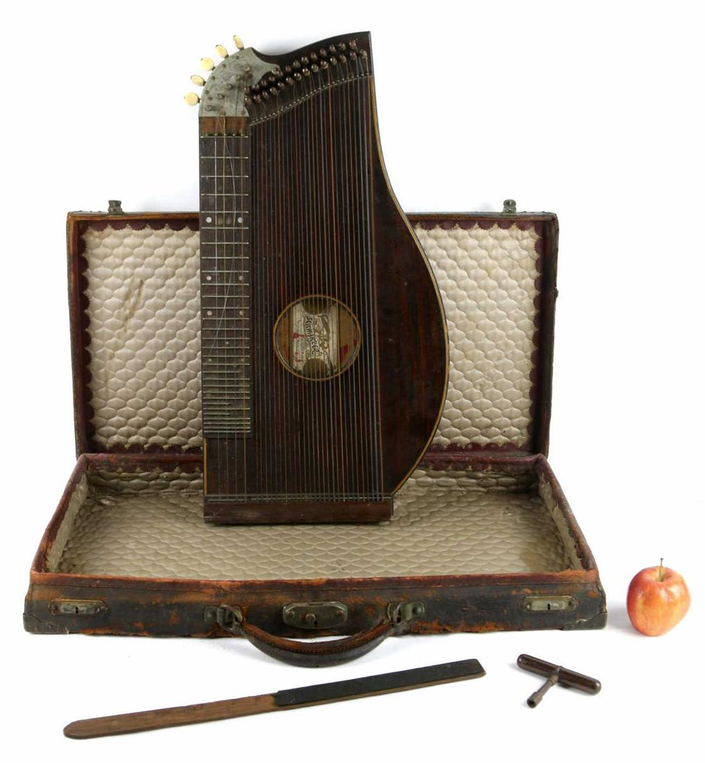 FRANZ SCHWARZER 1870-1880 ANTIQUE CASED HARP: FRANZ SCHWARZER 1870-1880 ANTIQUE CASED HARP