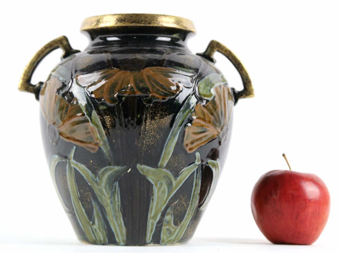 ART NOUVEAU SIGNED TWIN HANDLE CERAMIC POTTERY: ART NOUVEAU SIGNED TWIN HANDLE CERAMIC POTTERY VASE Height 8 Width 8