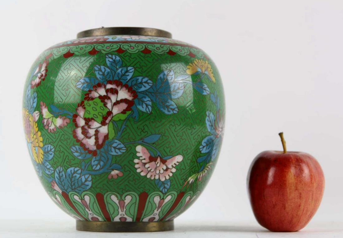 CHINESE ANTIQUE CLOISONNE VASE: CHINESE ANTIQUE CLOISONNE VASE Height 7 Width 7 in