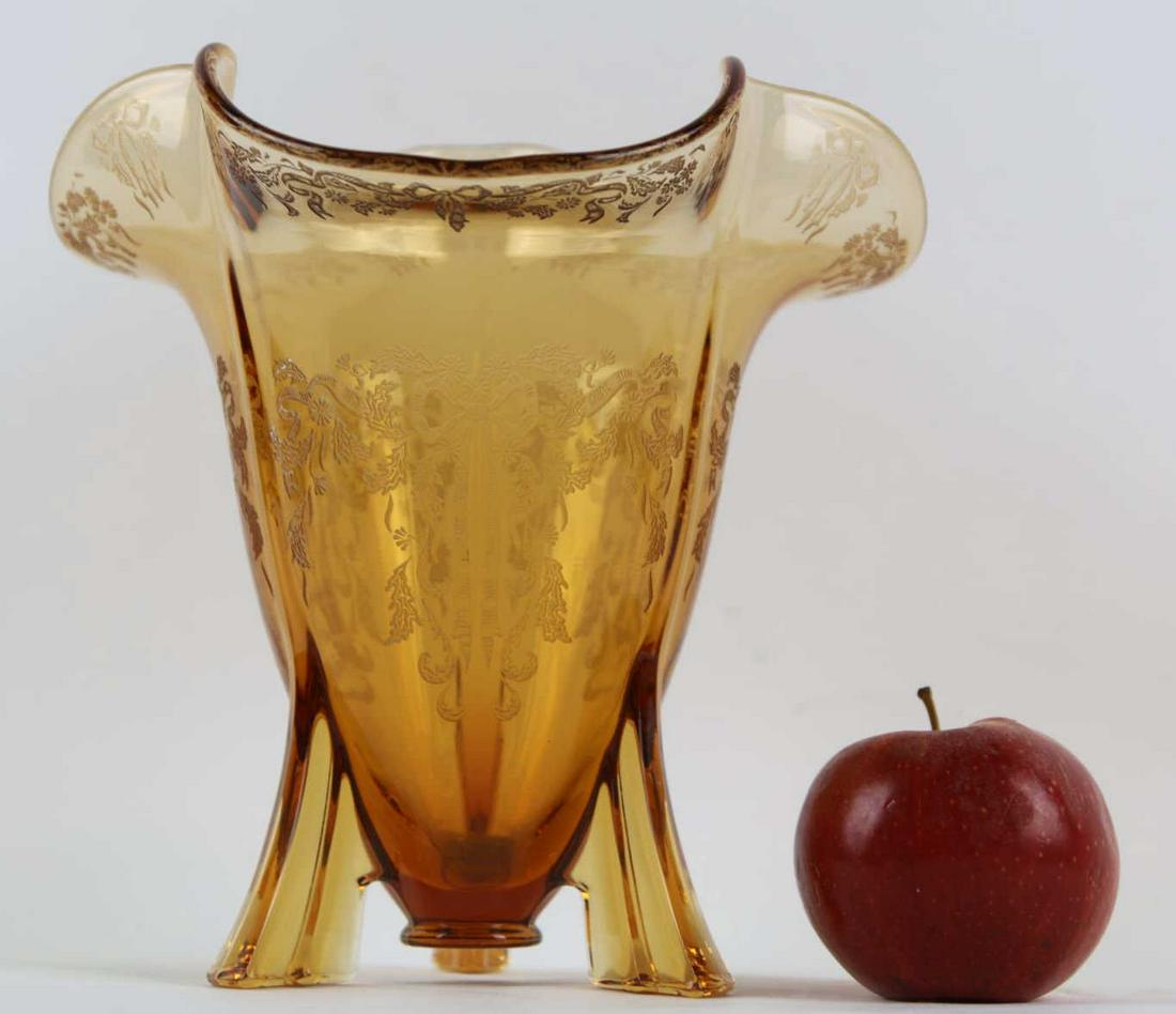 ART DECO ANTIQUE HAND ETCHED PEACH GLASS VASE: ART DECO ANTIQUE HAND ETCHED PEACH GLASS VASE Height 8 Width 8 in