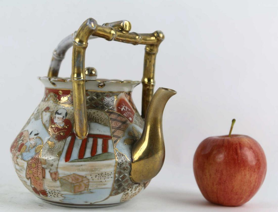 JAPANESE SATSUMA VERY FINE TEAPOT: JAPANESE SATSUMA VERY FINE TEAPOT Height 7 Width 7 in