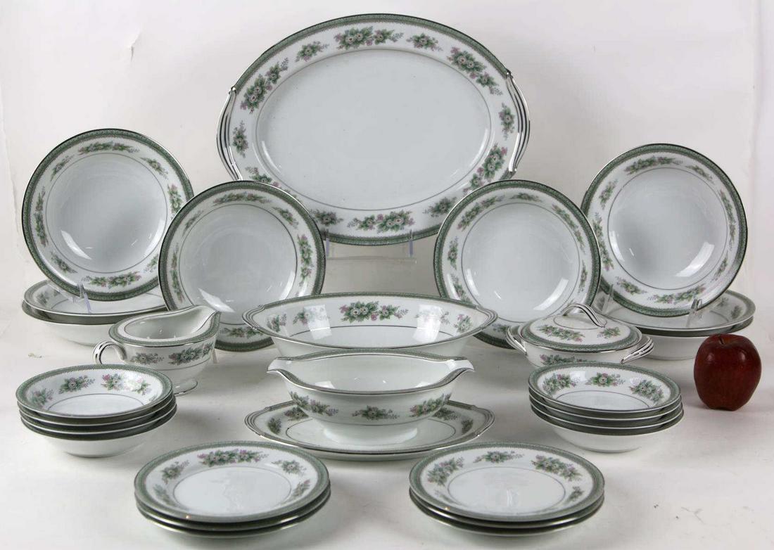 NORITAKE "BRISTOL" FINE PARTIAL DINNER SERVICE: NORITAKE "BRISTOL" FINE PARTIAL DINNER SERVICE Condition Report GOOD