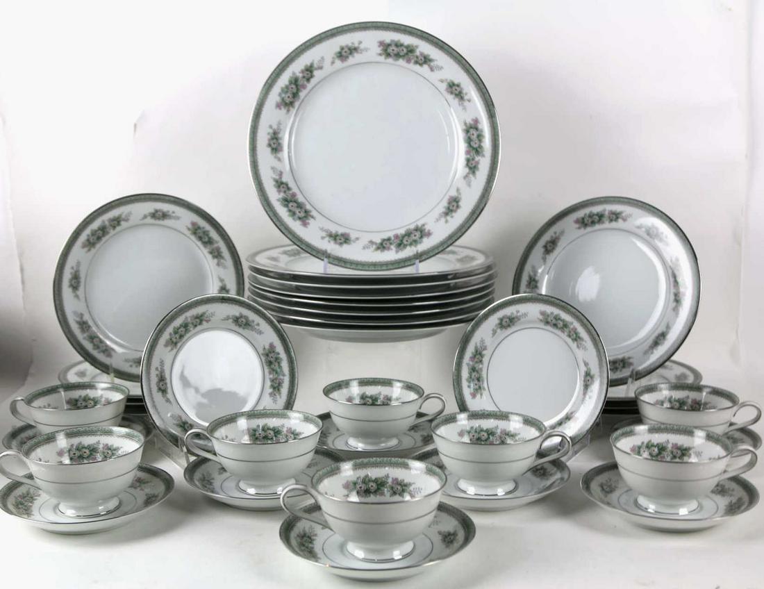 NORITAKE "BRISTOL" FINE PARTIAL DINNER SERVICE: NORITAKE "BRISTOL" FINE PARTIAL DINNER SERVICE Condition Report GOOD