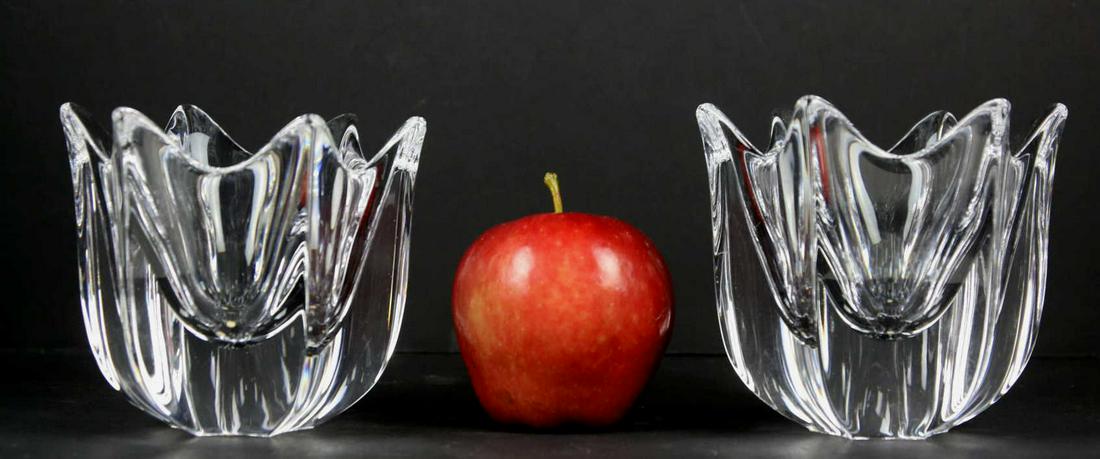 ORREFORS ART GLASS MODERN NUT DISH PAIRING: ORREFORS ART GLASS MODERN NUT DISH PAIRING Condition Report GOOD Height 4.5