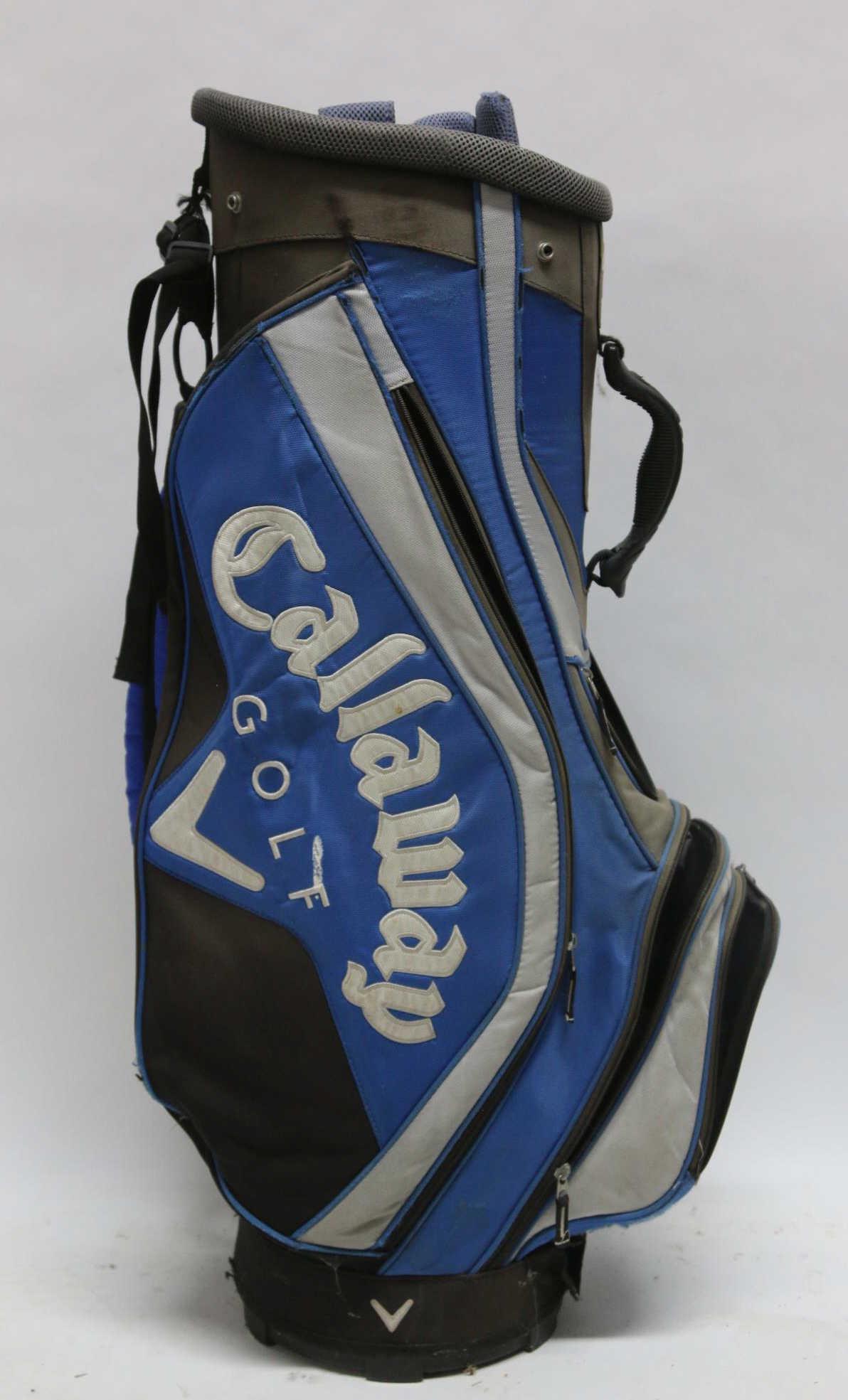 CALLAWAY MODERN GOLF BAG: CALLAWAY MODERN GOLF BAG Condition Report GOOD CONDITION NOTED: LIGHT WEAR AROUND THE TOP FROM USE