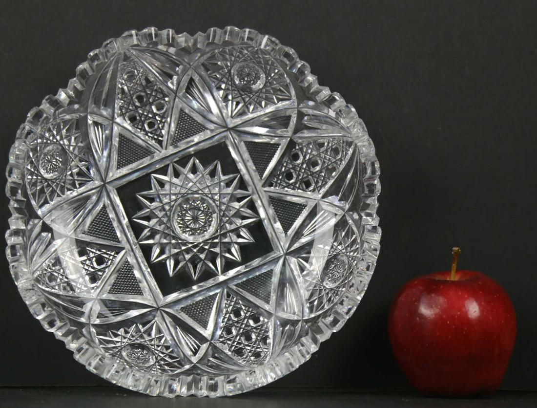 FINE AMERICAN ANTIQUE CUT GLASS CHARGER: FINE AMERICAN ANTIQUE CUT GLASS CHARGER Condition Report GOOD Width 8.5 in