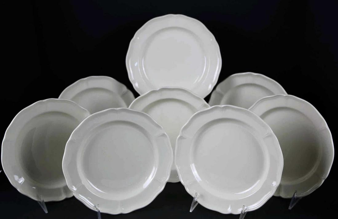 WEDGWOOD "QUEENS SHAPE" PARTIAL DINNER SERVICE: WEDGWOOD "QUEENS SHAPE" PARTIAL DINNER SERVICE LUNCHEON PLATES Condition Report GOOD Width 8.5 in
