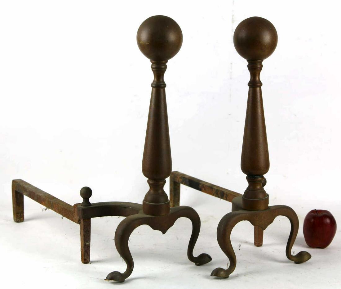 ANTIQUE ANDIRON SET: ANTIQUE ANDIRON SET Condition Report GOOD Height 18 Width 18