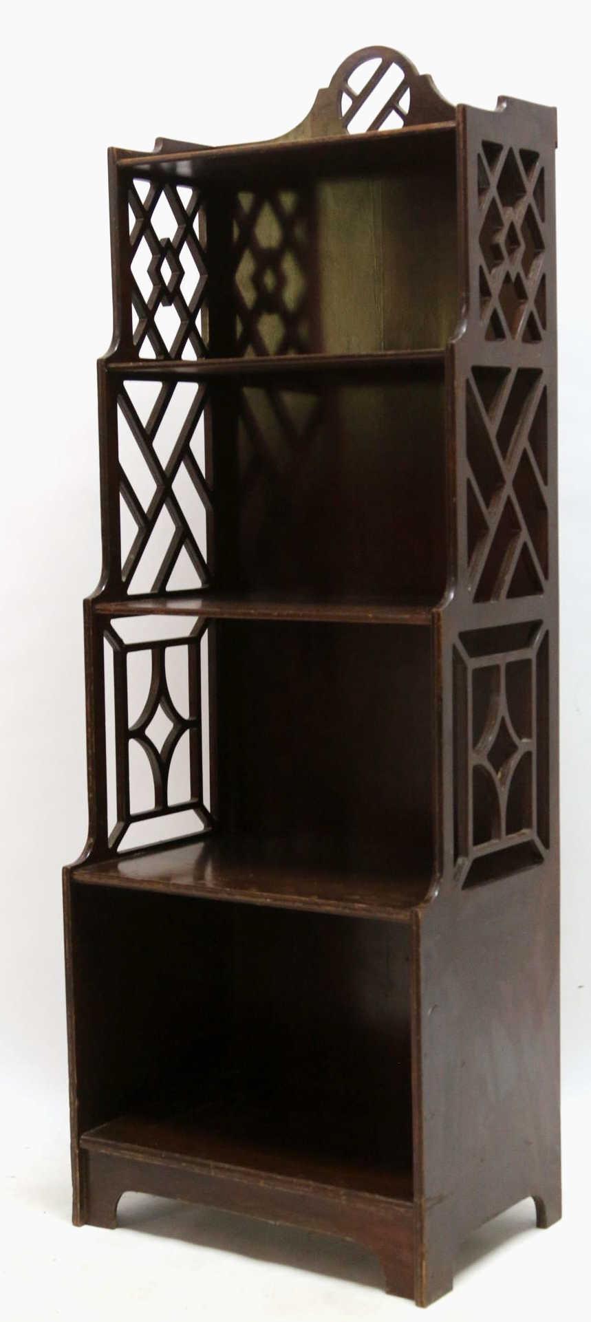 FINE MAHOGANY CHIPENDALE BOOKSHELF: MID CENTURY MODERN CREDENZA Condition Report GOOD