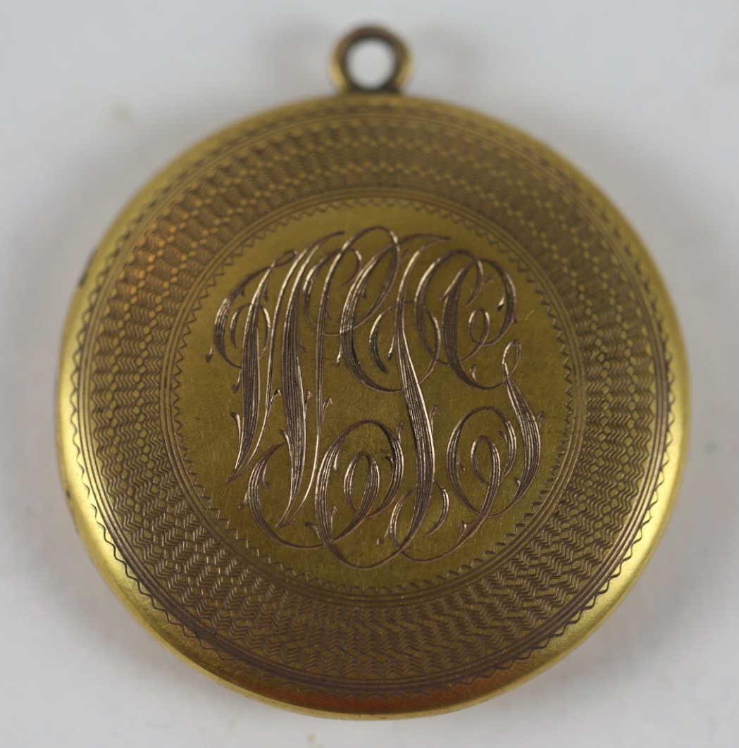 LARGE FINE GOLD FILLED MONOGRAMMED LOCKET: LARGE FINE GOLD FILLED MONOGRAMMED LOCKET READS "FROM JONES BROS 1-1-14" WITH MONOGRAM ON THE REVERSE Condition Report GOOD