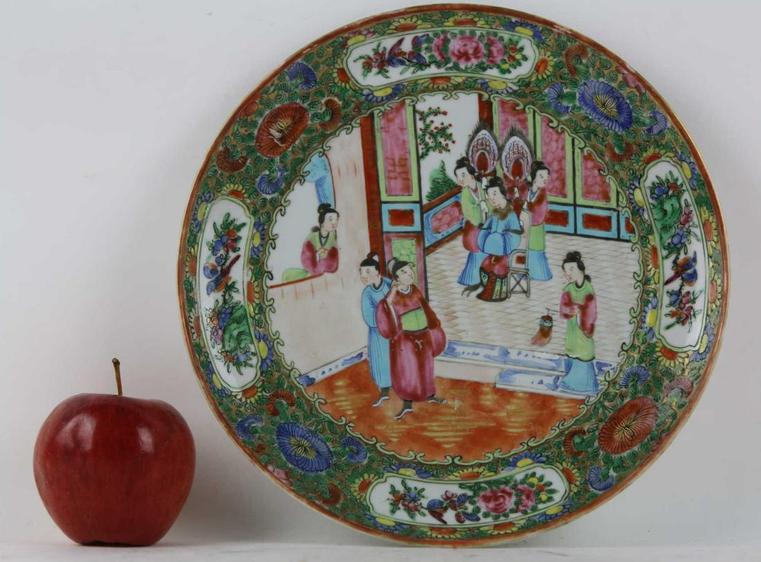 CHINESE ANTIQUE ROSE MEDALLION CABINET PLATE: CHINESE ANTIQUE ROSE MEDALLION CABINET PLATE 9.5 INCH DIAMETER Condition Report GOOD Width 9.5 in