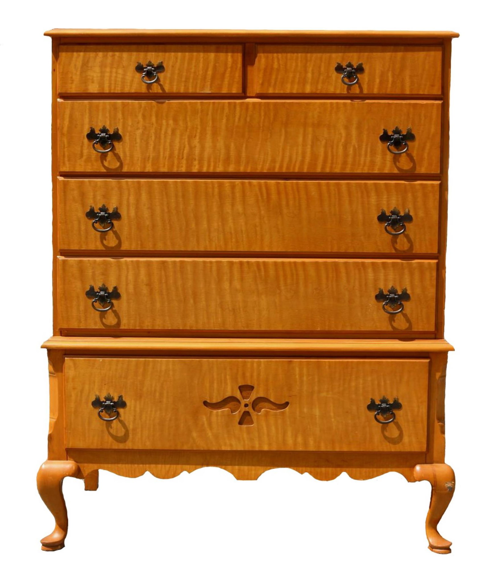 AMERICAN TIGER MAPLE QUEENE ANN CHEST ON FRAME: AMERICAN TIGER MAPLE QUEENE ANN CHEST ON FRAME Condition GOOD