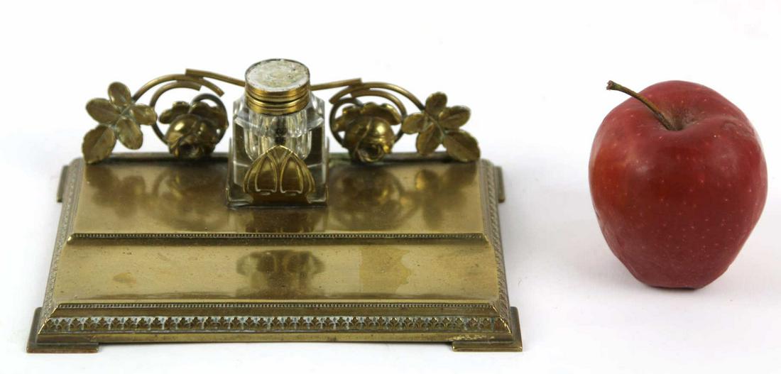 ENGLISH ANTIQUE BRASS INKWELL: ENGLISH ANTIQUE BRASS INKWELL Condition GOOD H 2 W 7 D 5 IN