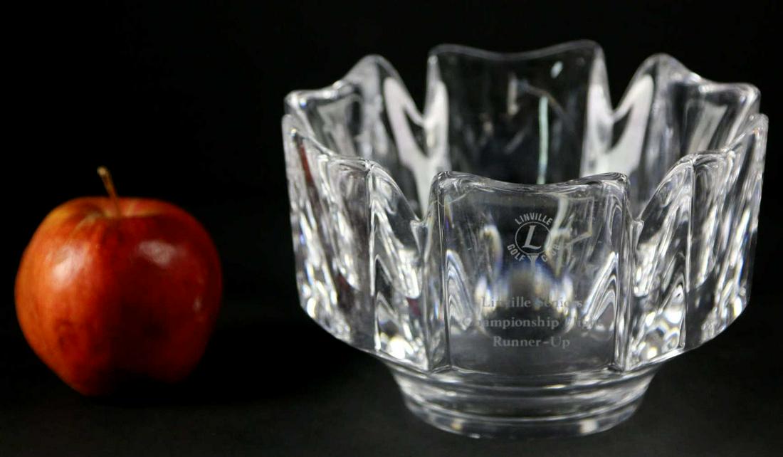 ORREFORS ARTGLASS LINVILLE GOLF CLUB TROPHY BOWL: ORREFORS ARTGLASS LINVILLE GOLF CLUB TROPHY BOWL Condition GOOD H 4 W 6 IN