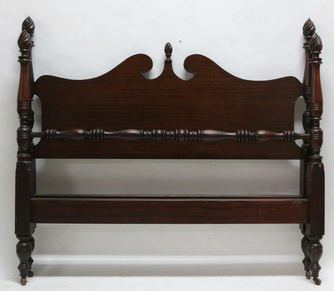 FINE AMERICAN MAHOGANY POSTER BED: FINE AMERICAN MAHOGANY FULL SIZE POSTER BED Condition GOOD H 51 W 58 IN