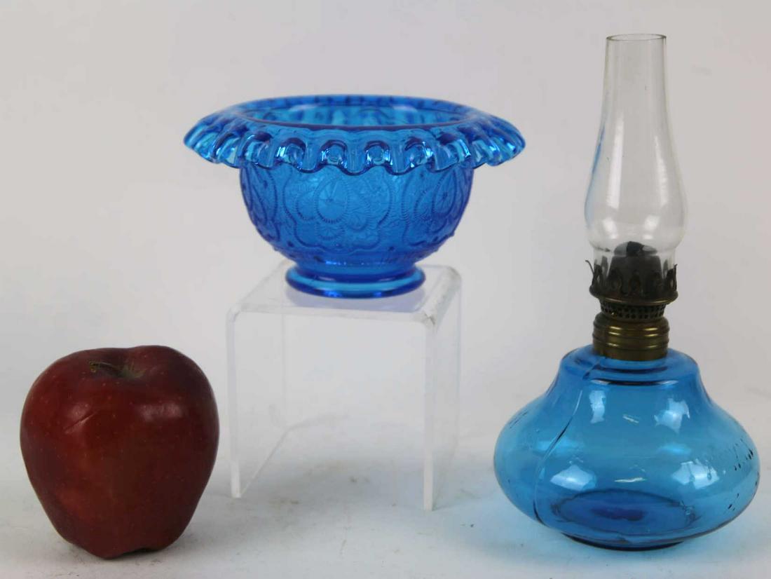 ANTIQUE PATTERNED GLASS & OIL LAMP GROUPING: ANTIQUE PATTERNED GLASS & OIL LAMP GROUPING Condition GOOD