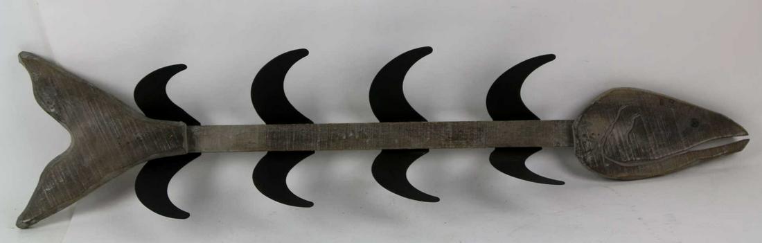 36" DECORATIVE FISH WINE RACK: 36" DECORATIVE FISH WINE RACK Condition GOOD H 36 in