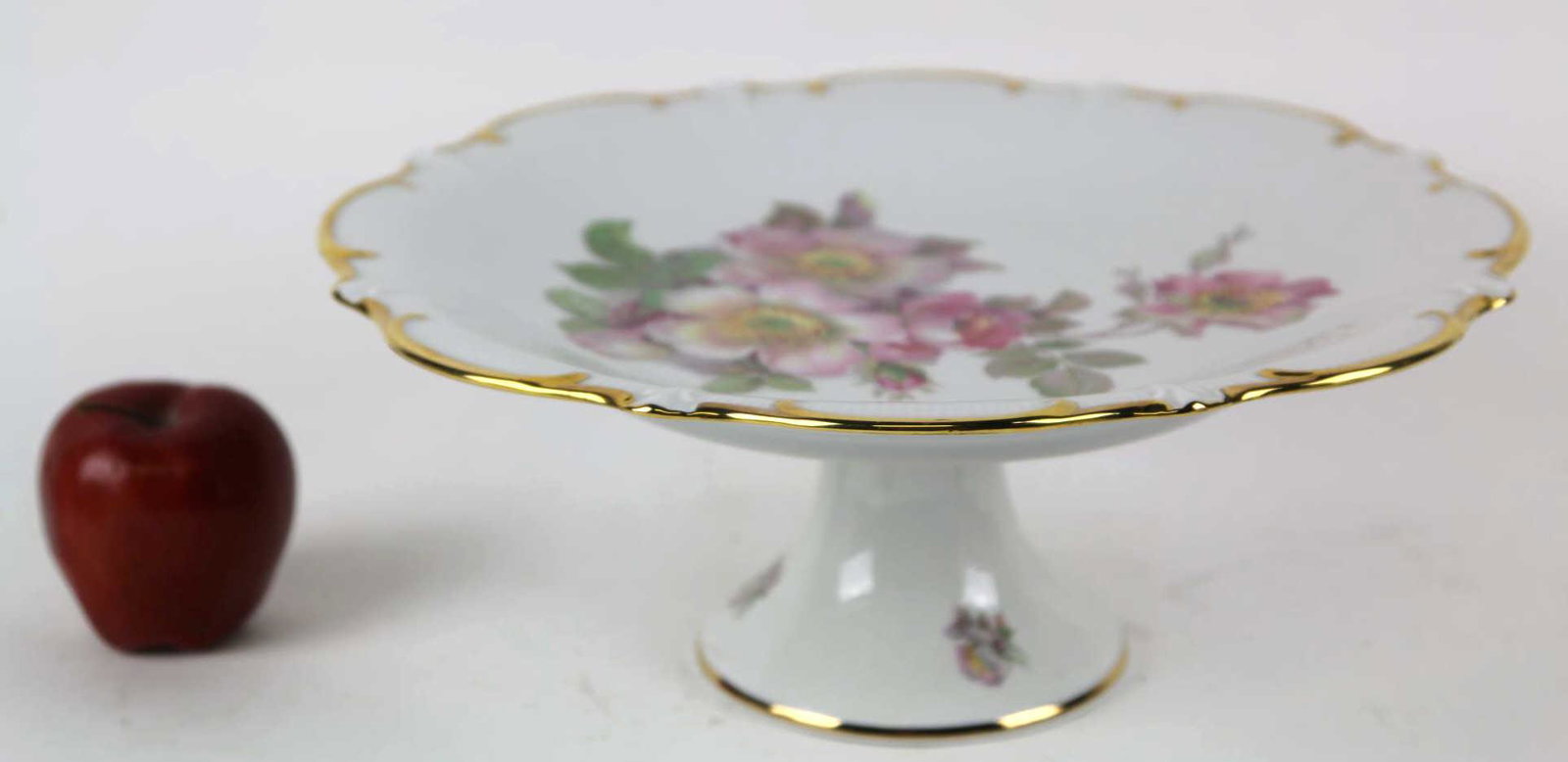 BAVARIAN GOLDEN CROWN PORCELAIN RAISED CAKE PLATE: BAVARIAN GOLDEN CROWN PORCELAIN RAISED CAKE PLATE Condition GOOD H 5 W 12 in