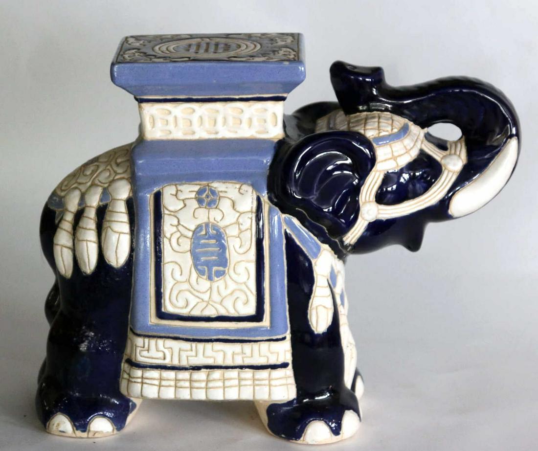 CHINESE FINE CRACKLE GLAZE ELEPHANT GARDEN SEAT: CHINESE FINE CRACKLE GLAZE ELEPHANT GARDEN SEAT Condition GOOD H 15 W 20 D 9 unit in