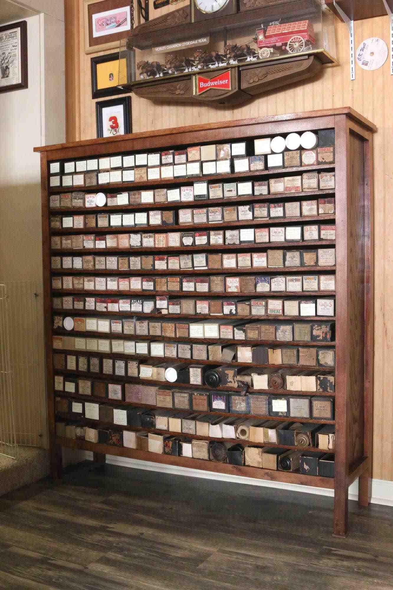 VINTAGE PLAYER PIANO MUSIC ROLLS GROUPING: GROUPING OF 12 PLAYER PIANO MUSIC ROLLS FOR PLAYER PIANO, ROLLS AS FOUND, NONE HAVE INDIVIDUALLY BEEN PUT ON PLAYER Condition AS FOUND WITH TITLES 21089 MAYTIME SELECTION, X5782 NEW YORK AIN'T NEW YOR