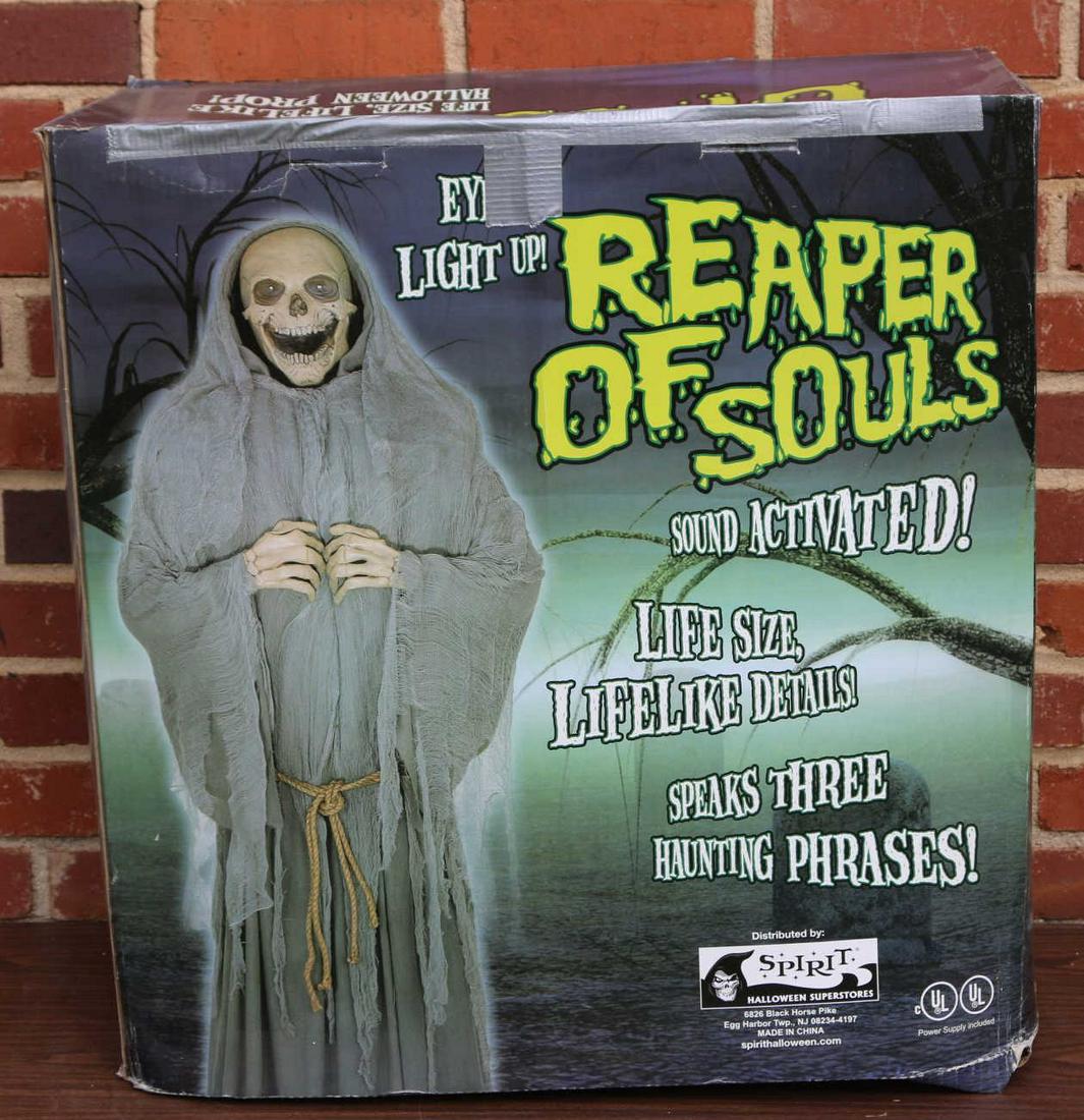 REAPER OF SOULS MOTION ACTIVATED HALLOWEEN DECOR: HALLOWEEN DECORATION ANIMATED AND MOTION ACTIVATED "REAPER OF SOULS" LIFE SIZE WITH THREE HAUNTING PHRASES Condition GOOD