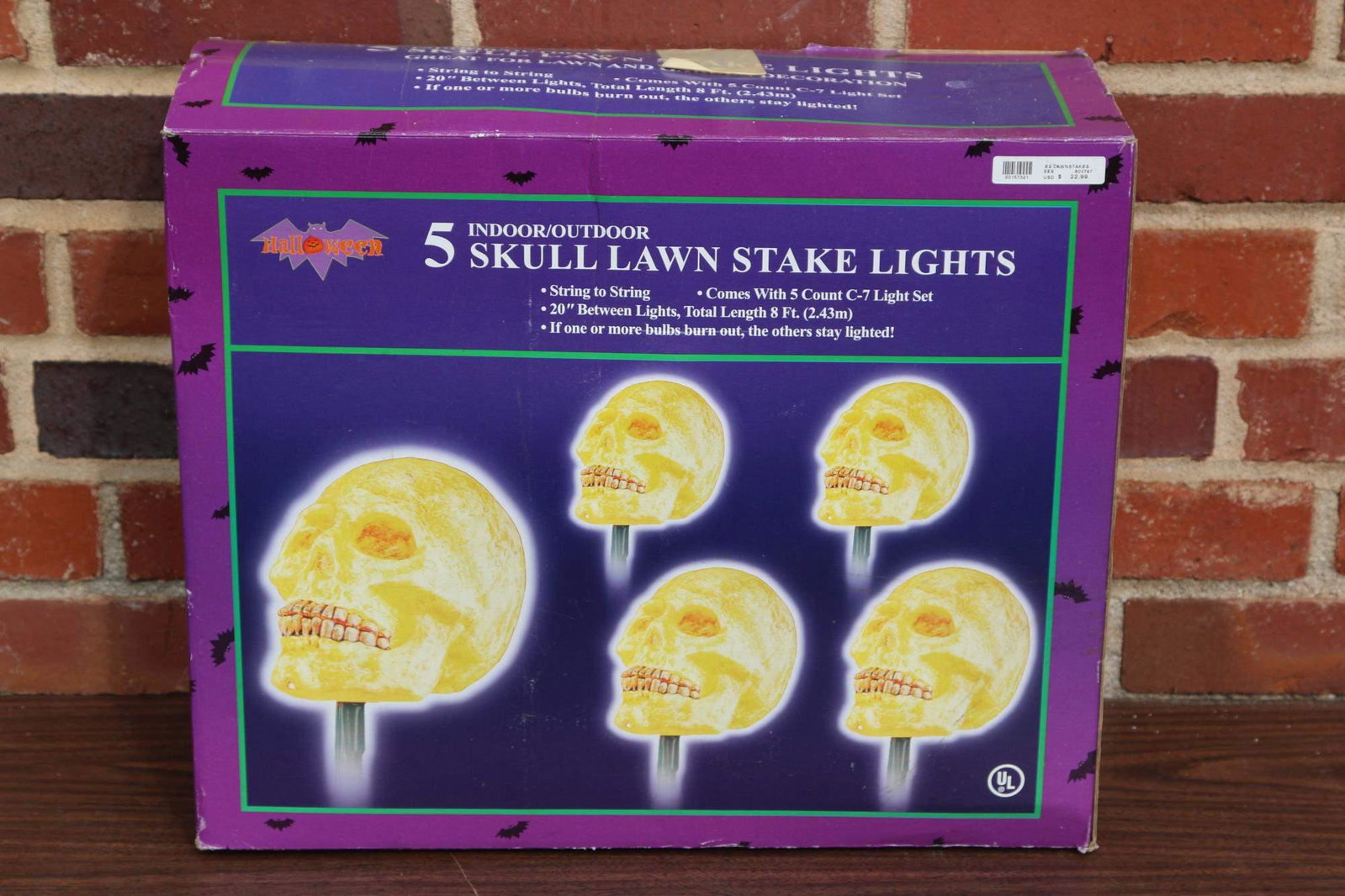 SKULL LIGHT HALLOWEEN DECORATION SET: 5 SKULL LIGHTS HALLOWEEN DECORATION SET Condition GOOD