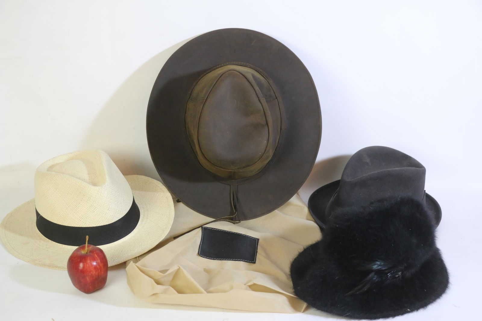 MENS VINTAGE HAT GROUPING (1 of 6)
