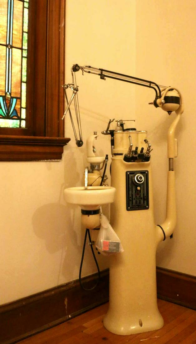 ANTIQUE DENTAL RINSING TOOL & DRILL STAND (1 of 2)