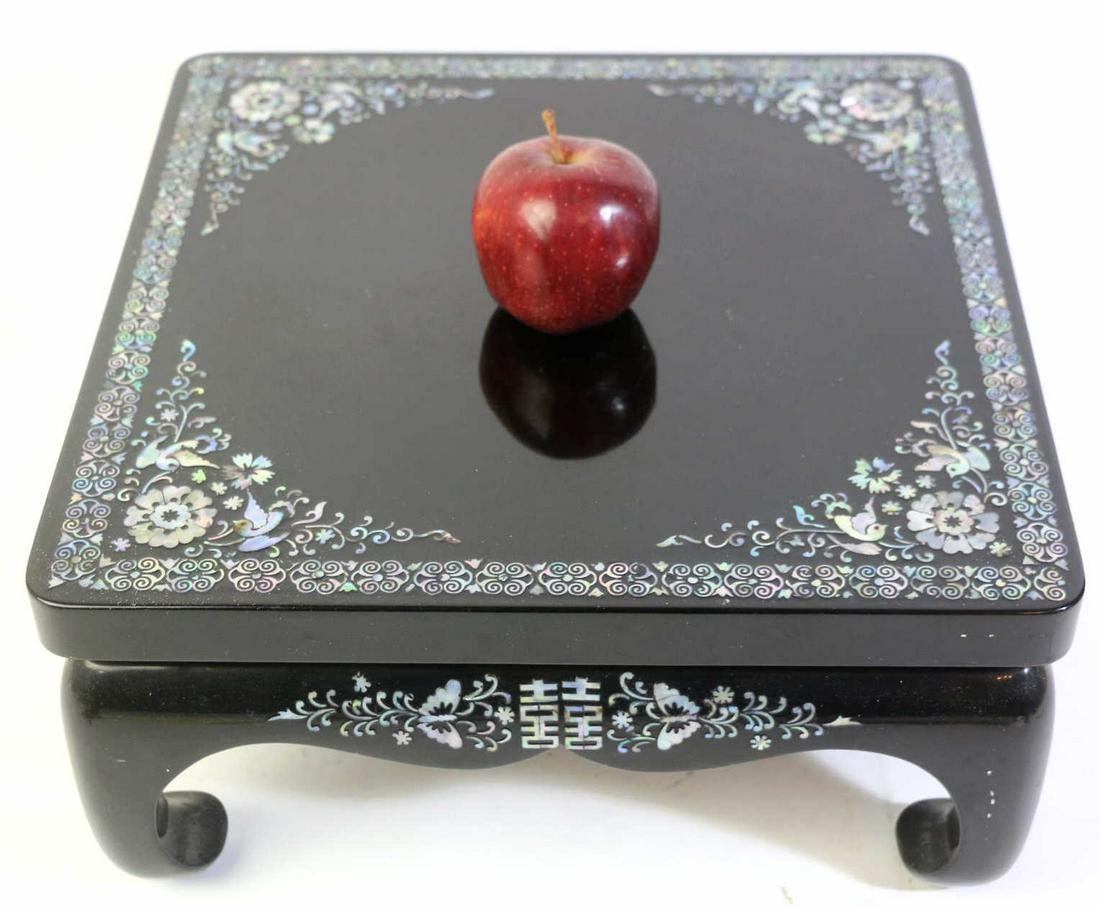 FINE ASIAN MOTHER OF PEARL BLACK LAQUER LOW TABLE (1 of 5)