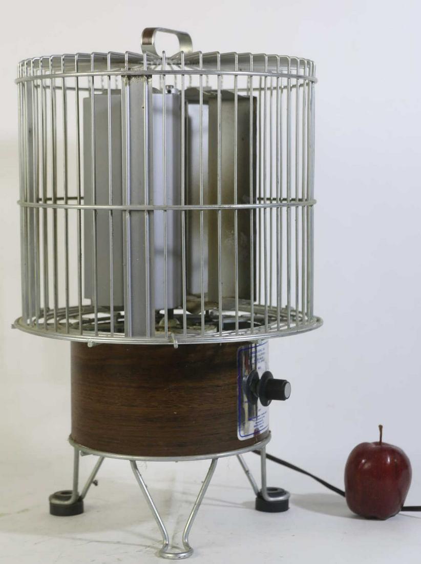 BREEZE KING INC. VINTAGE VERTICAL CIRCULATION FAN: BREEZE KING INC. VINTAGE VERTICAL CIRCULATION FAN Condition GOOD