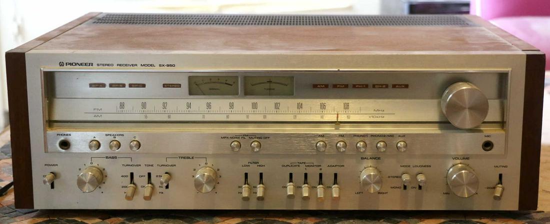 PIONEER VINTAGE SX-950 STEREO RECIEVER (1 of 2)