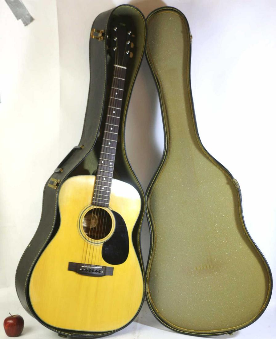 VINTAGE CONN GUITAR WITH CASE (1 of 3)