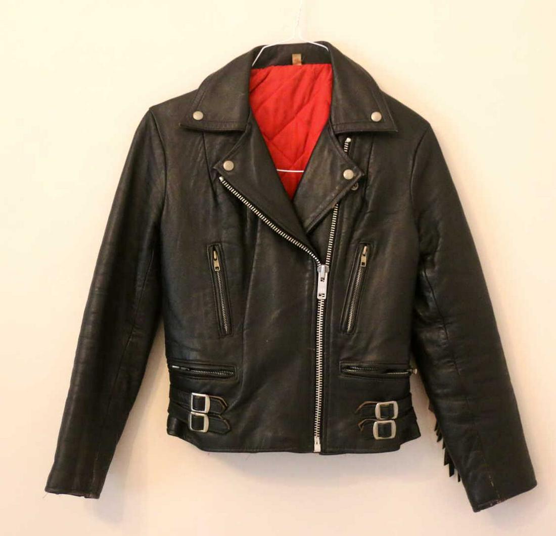 LADIES SIZE 12 VINTAGE BLACK  LEATHER BIKER JACKET (1 of 4)