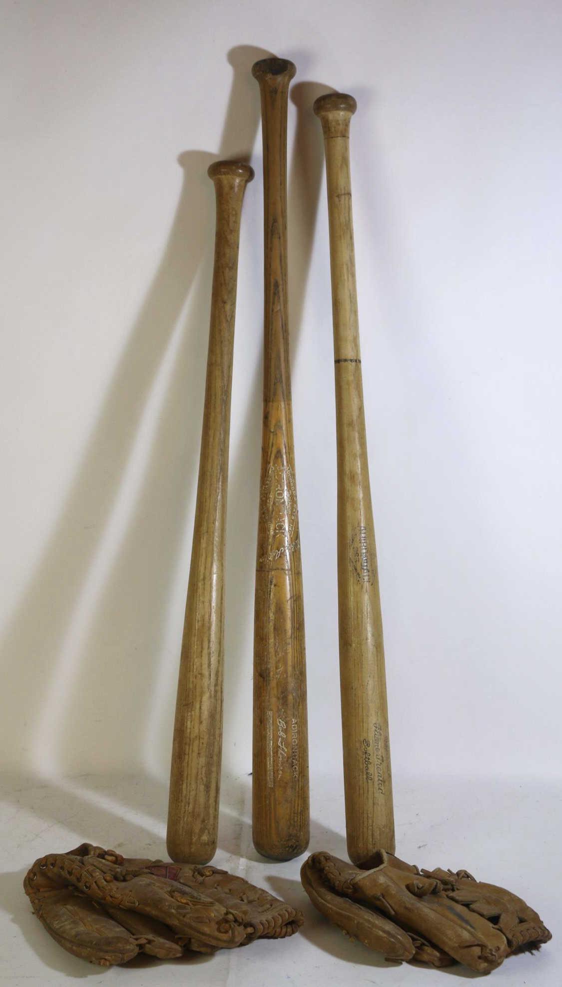 VINTAGE BASEBALL EQUIPMENT GROUPING (1 of 5)