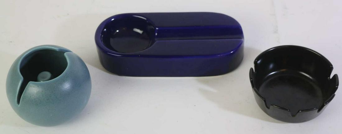 VINTAGE CIGAR / SMOKING ASHTRAY GROUPING: VINTAGE CIGAR / SMOKING ASHTRAY GROUPING Condition GOOD