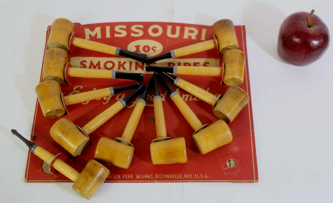 VINTAGE MISSOURI CORN COB PIP STORE SALES DISPLAY (1 of 3)