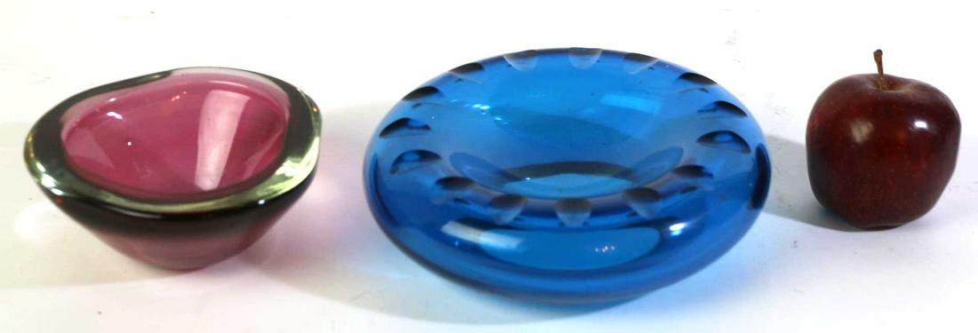 VINTAGE ARTGLASS CIGAR ASHTRAY PAIRING: VINTAGE ARTGLASS CIGAR ASHTRAY PAIRING Condition GOOD