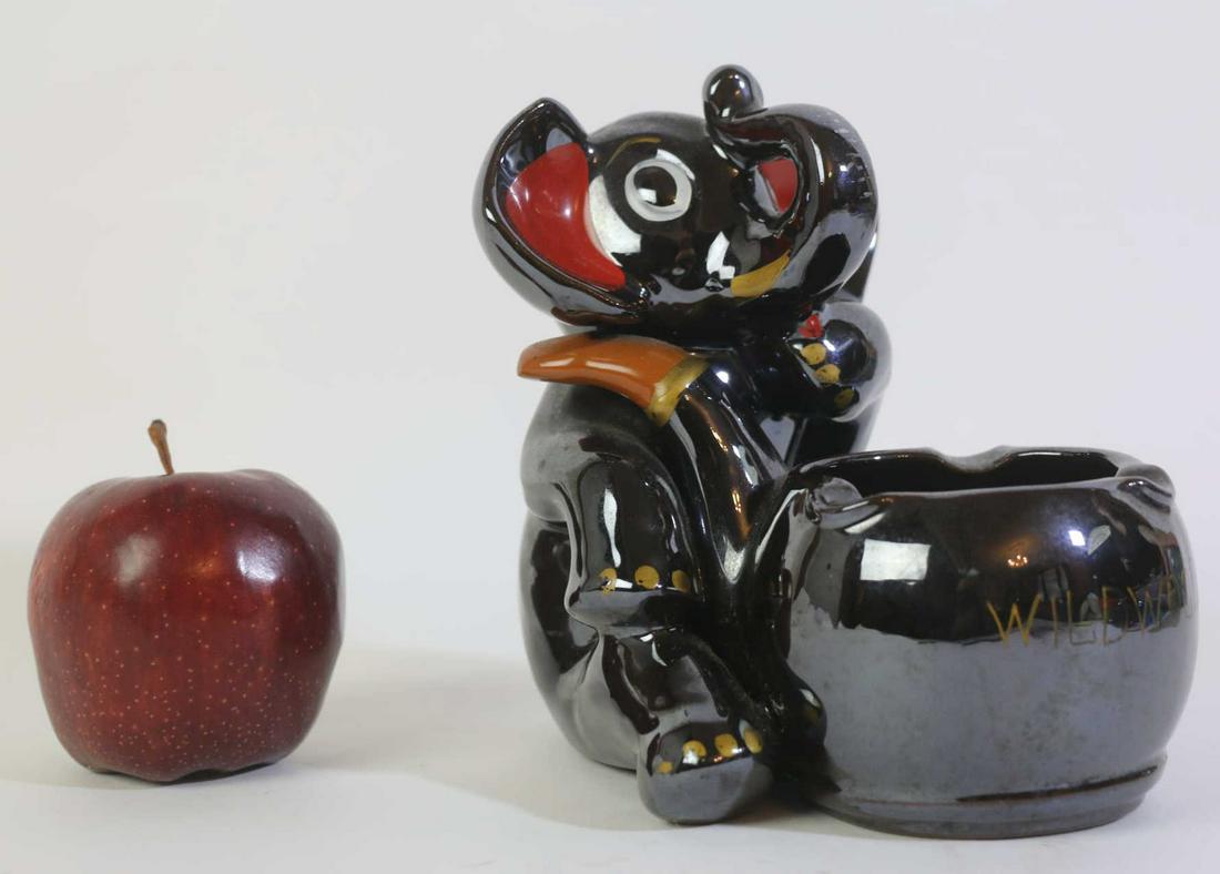 WILDWOOD NJ VINTAGE ELEPHANT SMOKING STAND (1 of 4)