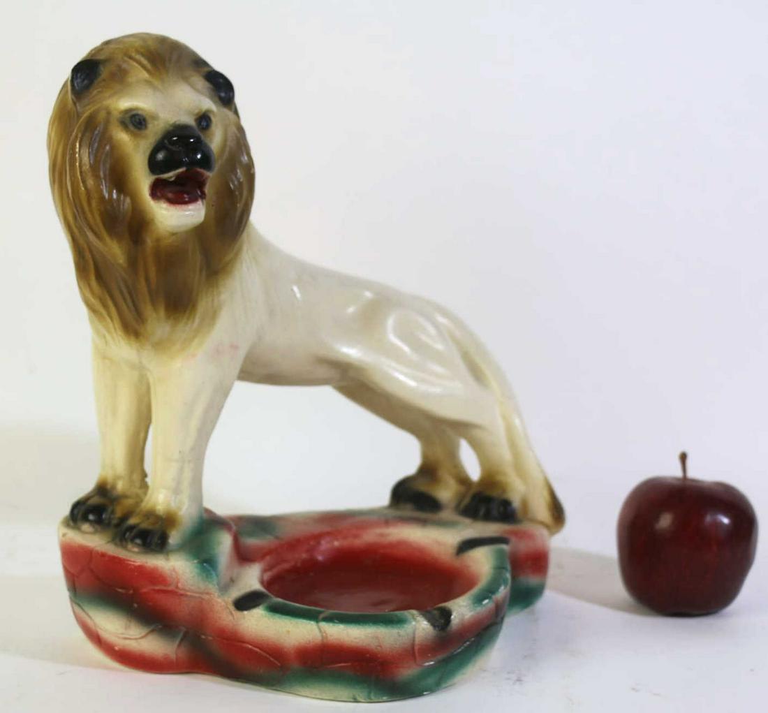 VINTAGE LION FIGURAL ASHTRAY: VINTAGE LION FIGURAL ASHTRAY Condition GOOD H 12 W 10 IN