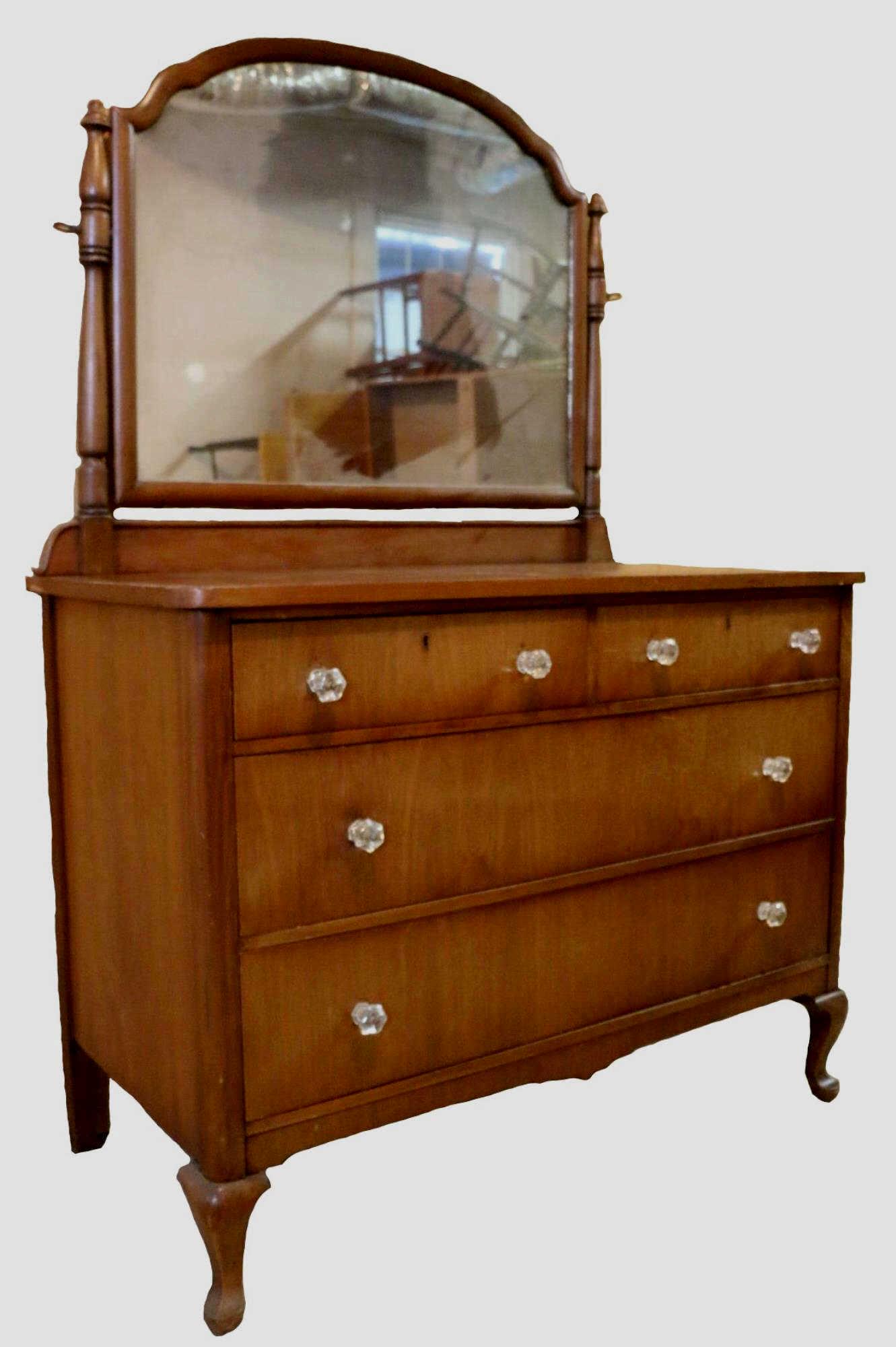 ANTIQUE QUEEN ANNE MIRRORED GLASS KNOB DRESSER: ANTIQUE QUEEN ANNE MIRRORED GLASS KNOB DRESSER Condition GOOD H 34 W 45 D 23 IN