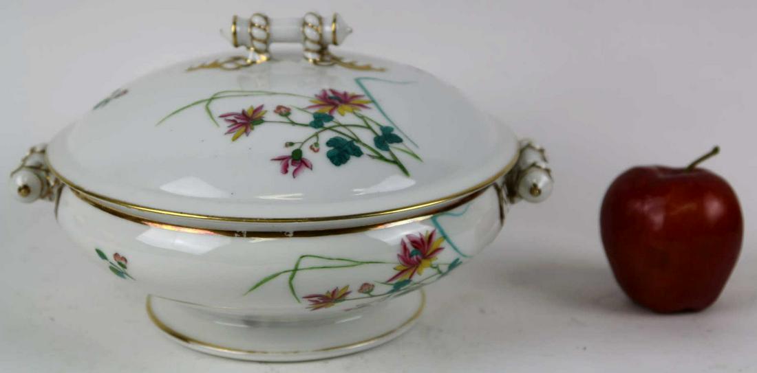 ENGLISH ANTIQUE LIDDED TERRINE: ENGLISH ANTIQUE LIDDED TERRINE Condition GOOD H 6 W 10 IN