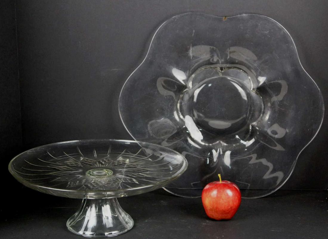 VINTAGE GLASS DESSERT PLATE & CHARGER GROUPING: VINTAGE GLASS DESSERT PLATE & CHARGER GROUPING Condition GOOD
