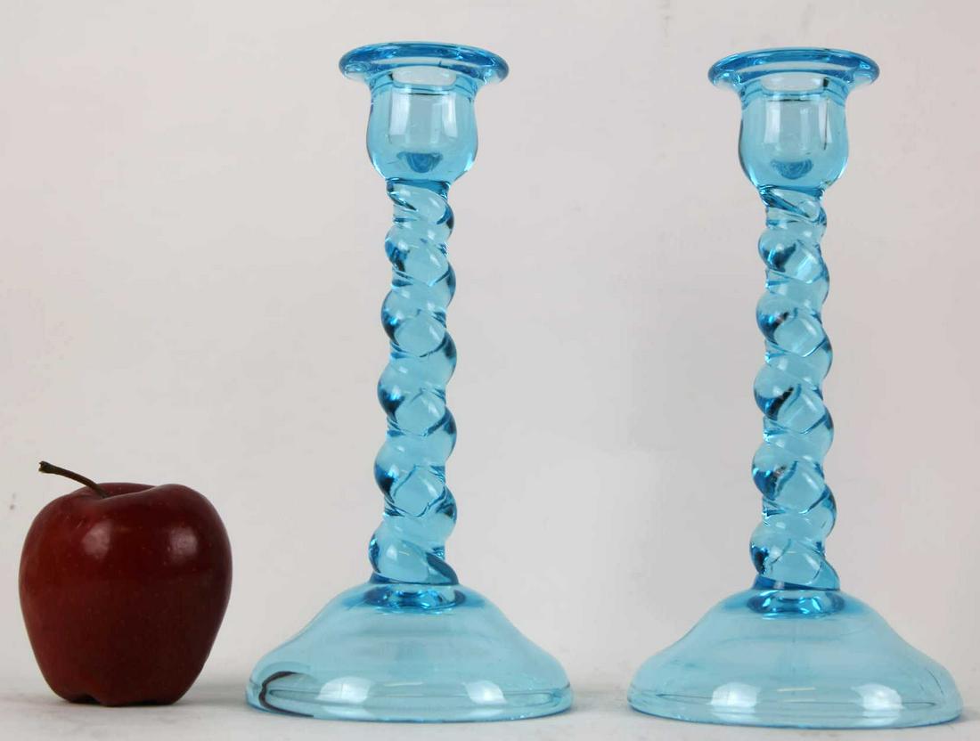FINE BLUE ART GLASS CANDLESTICKS: FINE BLUE ART GLASS CANDLESTICKS Condition GOOD H 9 unit in