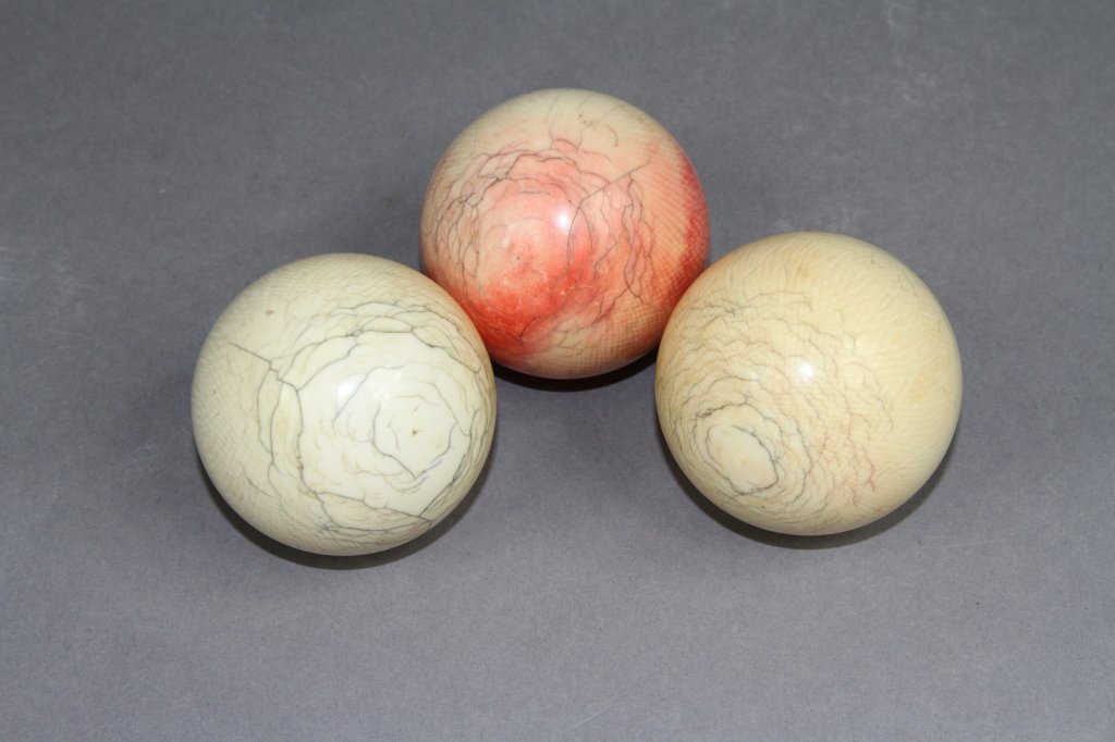 ANTIQUE IVORY BILLIARDS BALLS:: ANTIQUE IVORY BILLIARDS BALLS: