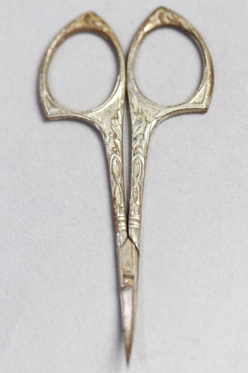 STERLING MOUNTED SCISSORS:: 12 gr.