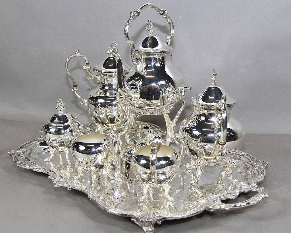 7 PIECES OF SILVER PLATED TEA SERVICE SET: 7 PIECES OF SILVER PLATED TEA SERVICE SET: