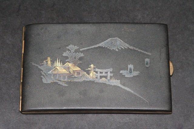 JAPANESE CARD / CIGAR CASE:: 5.75"H X 3.25"W.