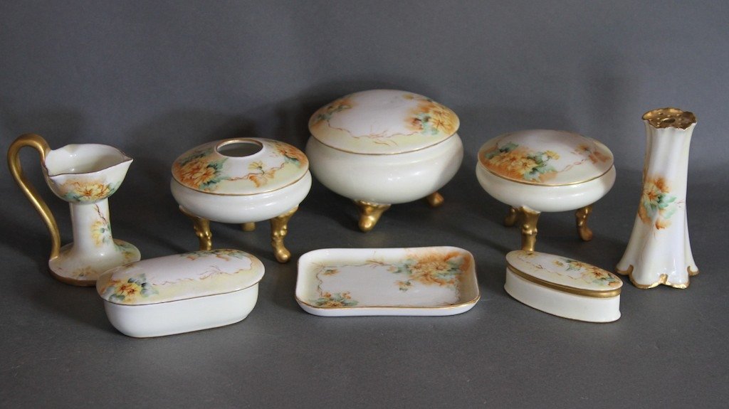 BAVARIAN COMPLETE DRESSER SET: 8 pieces. Tallest piece 4.75"H.