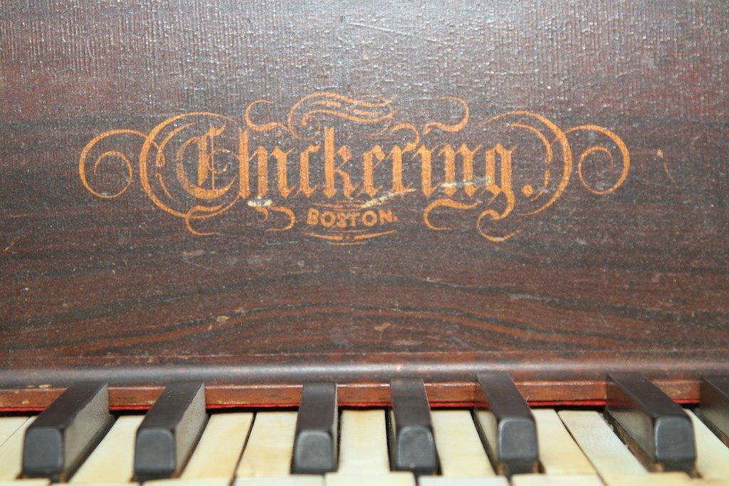 VERY FINE CHICKERING BOSTON ROSEWOOD BABY GRAND: Unusual shaped case made of rosewood from Chickering Boston baby grand piano.